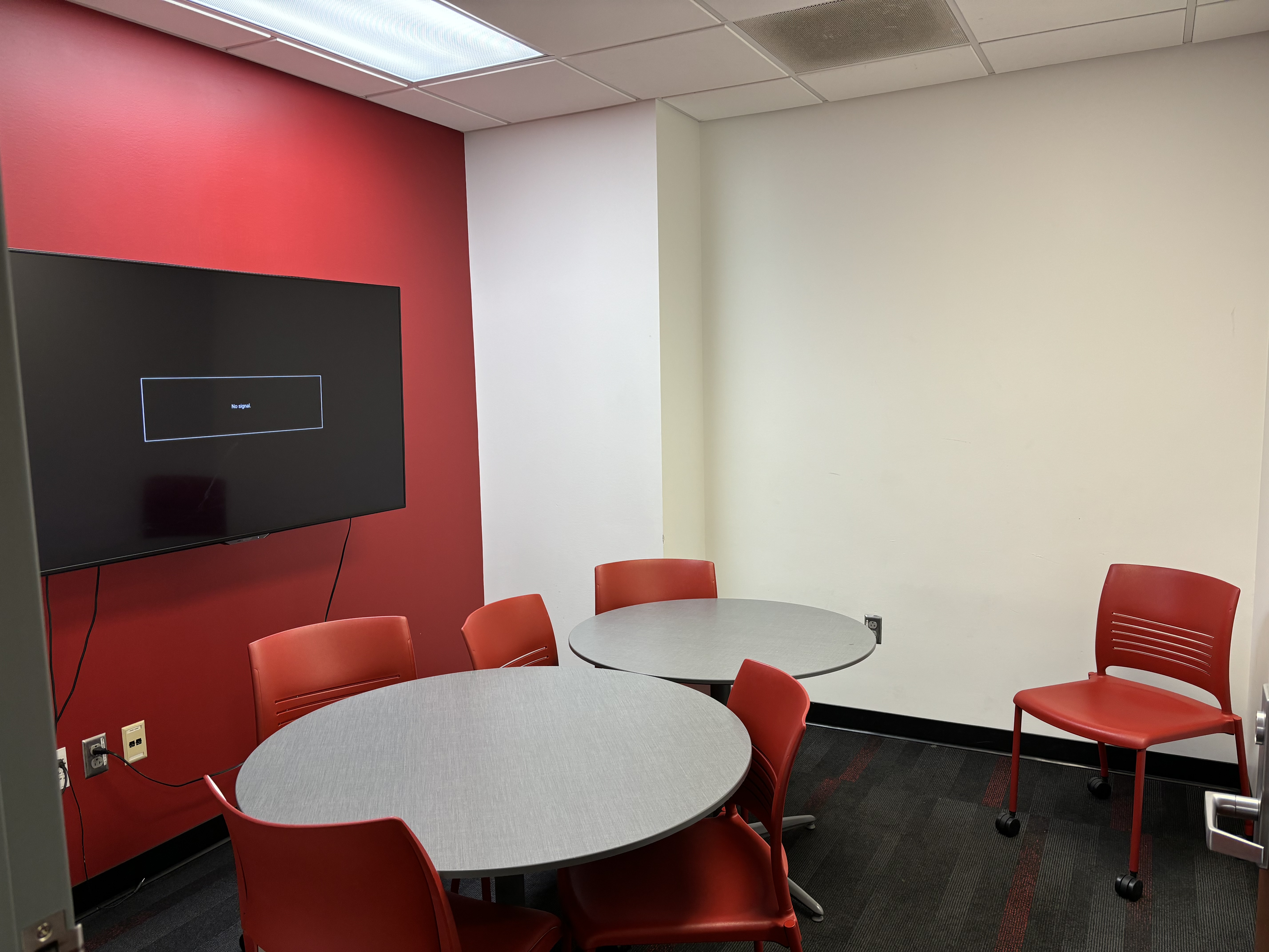 Study Space at the Smith School of Business with Table and chairs 